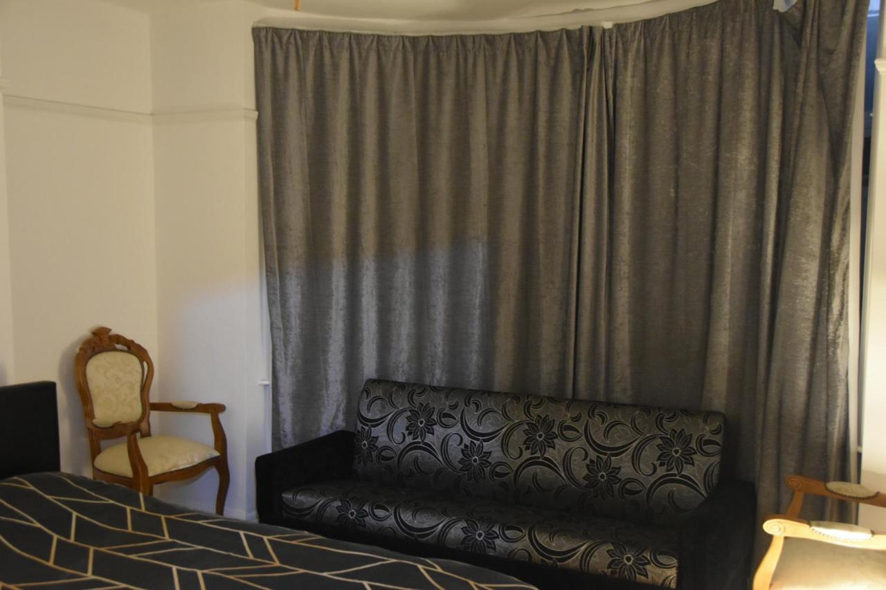 Clarendon House Hotel Luton  Esterno foto